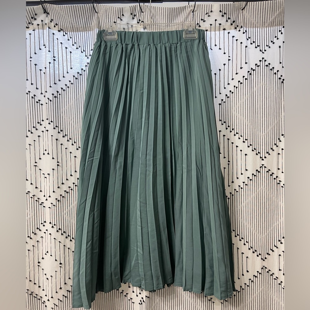 A New Day pleat skirt